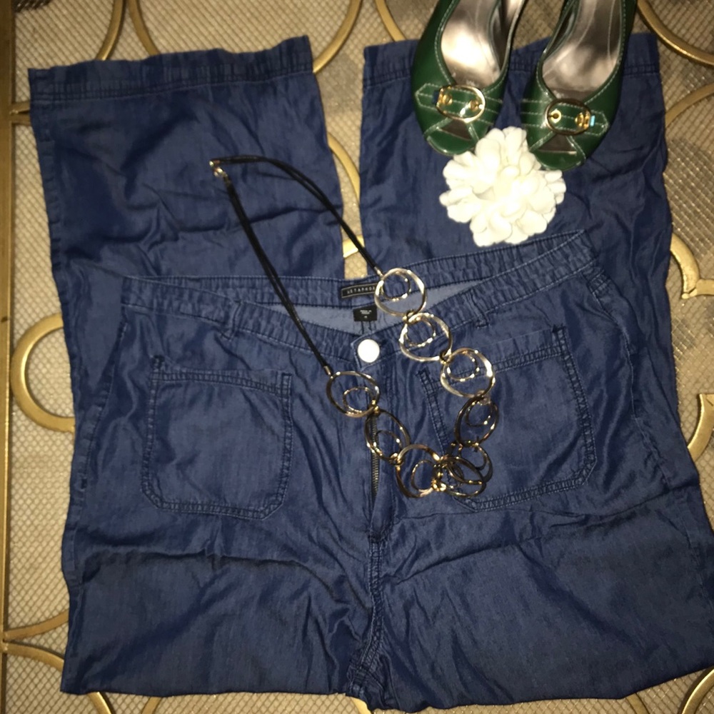 The perfect Straight leg/Boho Jean! LIKE NEW - Picture 4 of 4